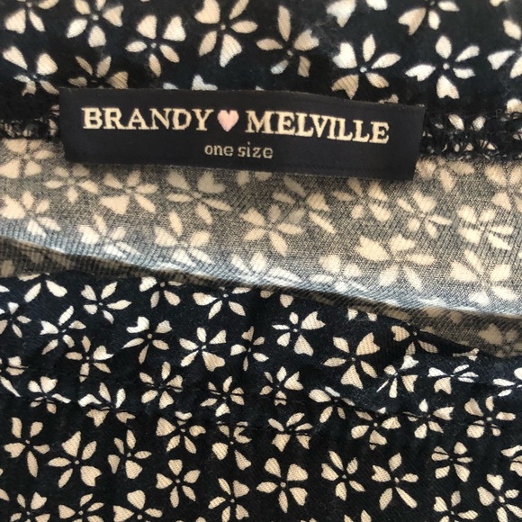 Brandy Melville crop top - Picture 3 of 3